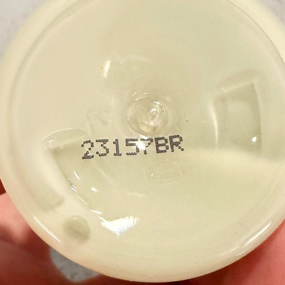 Briogeo Superfoods Avocado + Kiwi Mega Moisture 3-in-1 Leave-in Spray - Picture 5 of 8